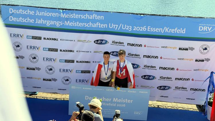 Johannes Haag und Olaf Lutz Johannes Haag holt gemeinsam mit seinem Partner Olaf Lutz (Mainzer RV) im Leichtgewichts-Doppelzweier in 5:07,19 Minuten den Deutschen Meistertitel